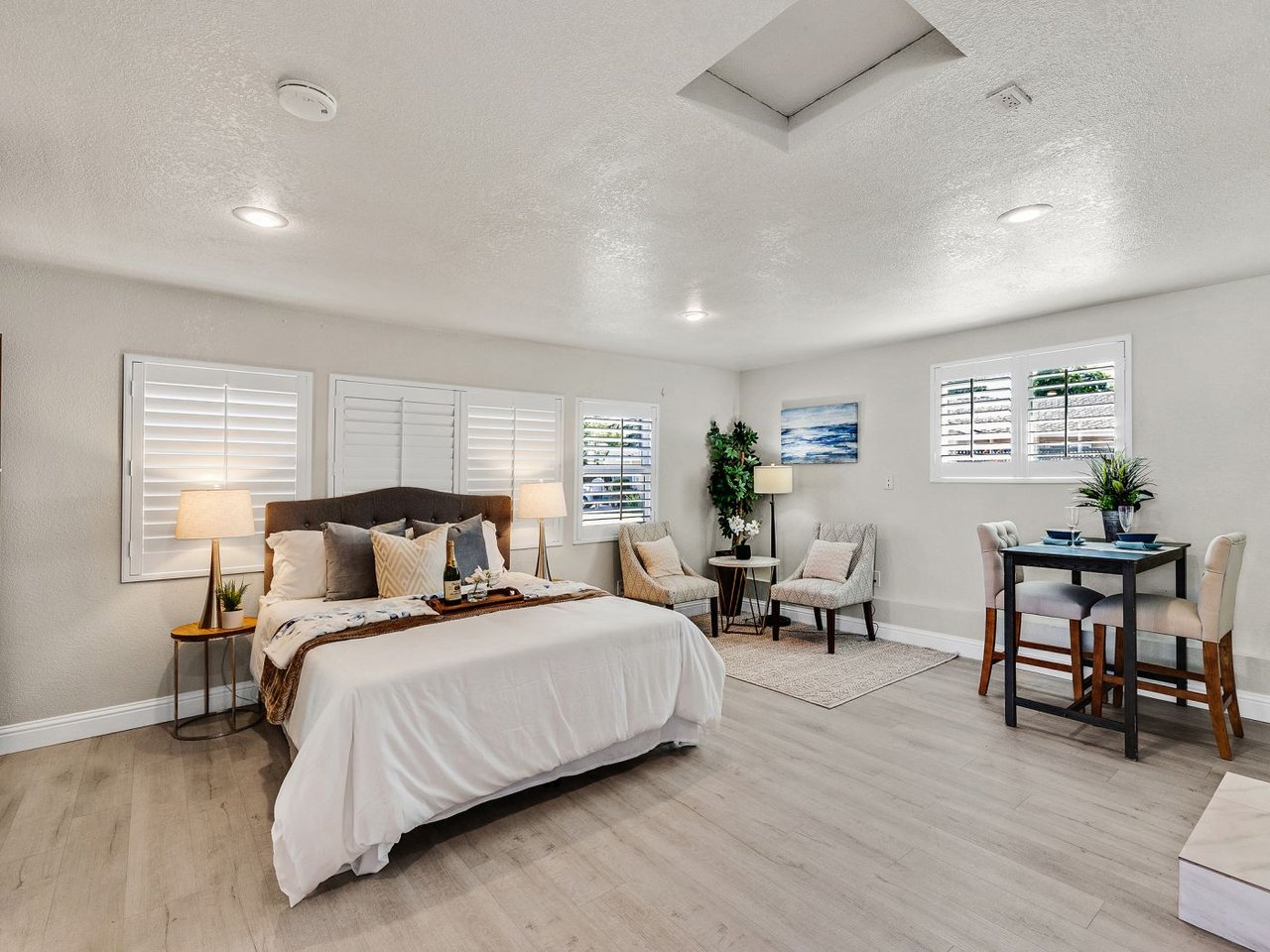 Popular 'Lake Area" of Newark!