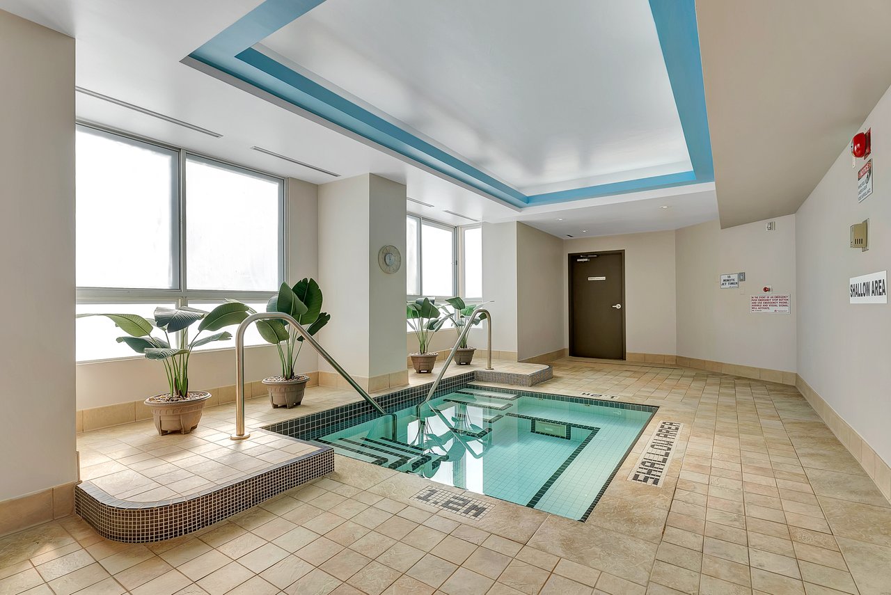 1485 Lakeshore Rd E 511