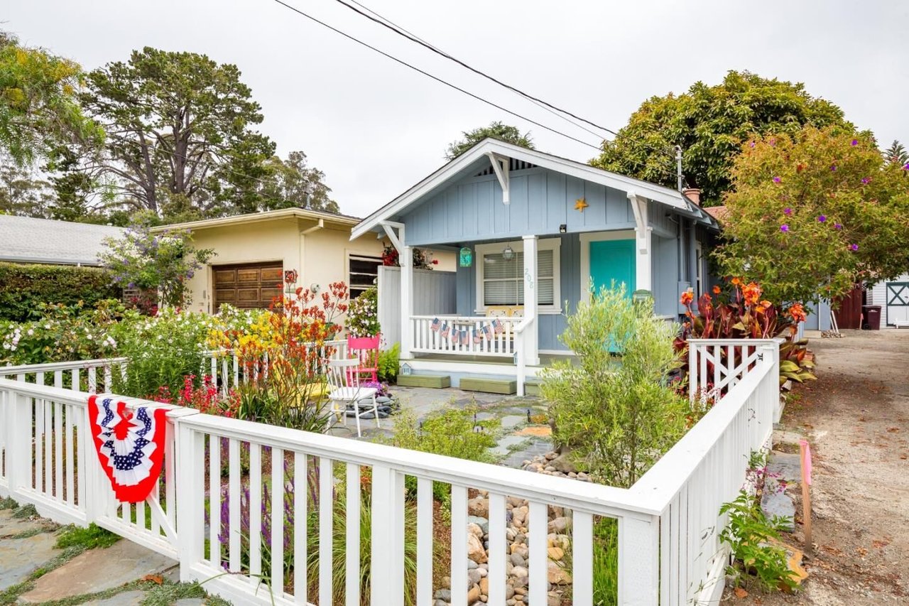 208 Saxon Ave