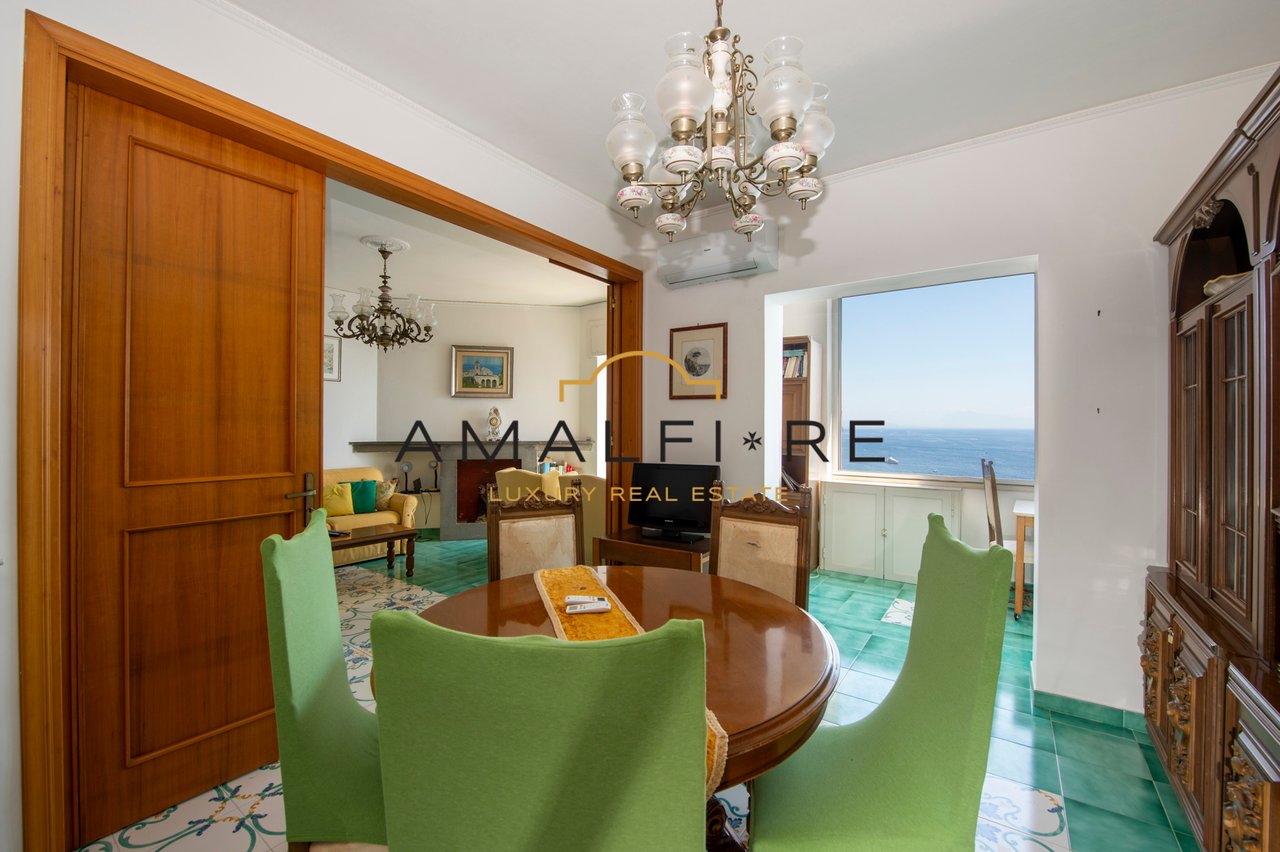 Amalfi Seafront Apartment