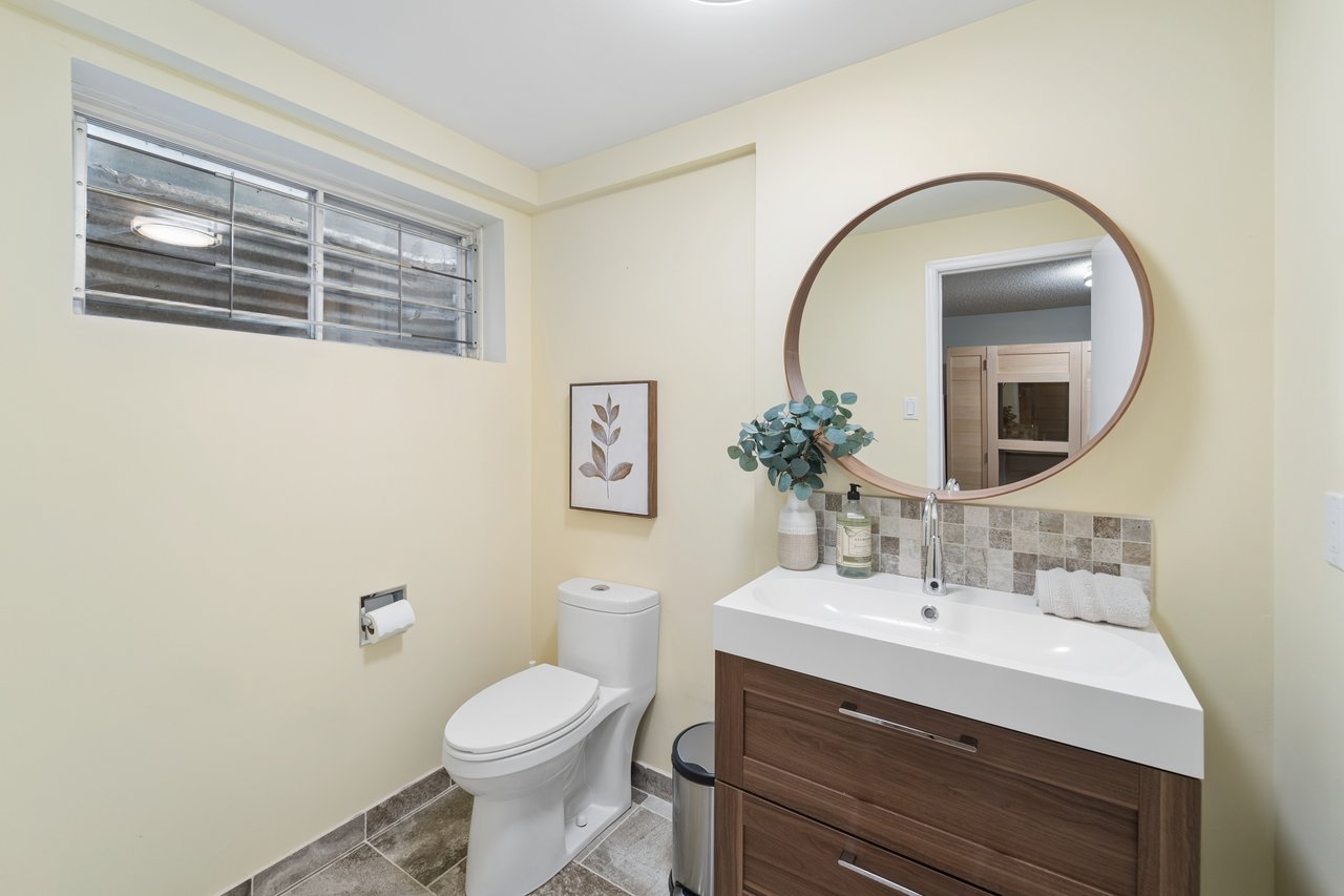 1156 Gloucester Square