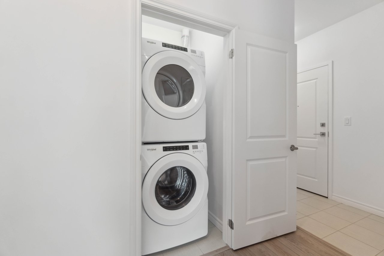 460 Dundas Street E 121