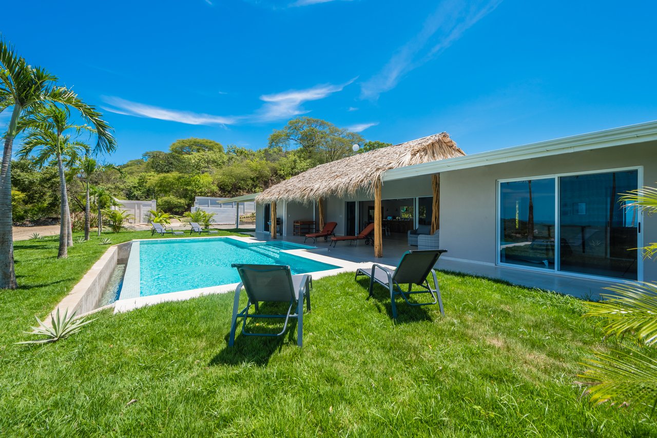 V-Lokamar Corona 1 | Exclusive 5-Bedroom Villa with Panoramic Pacific Ocean Views in Playa Grande