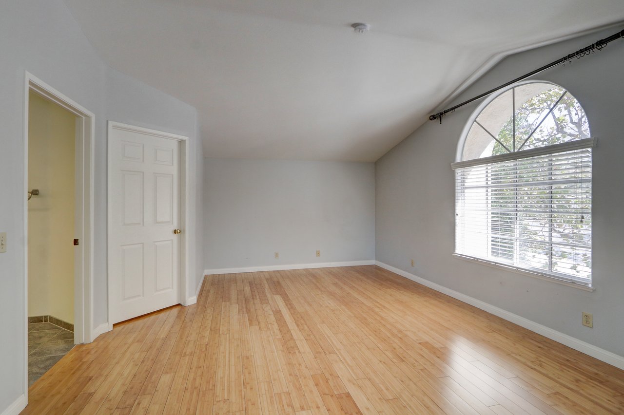 22303 Golden Canyon Cir