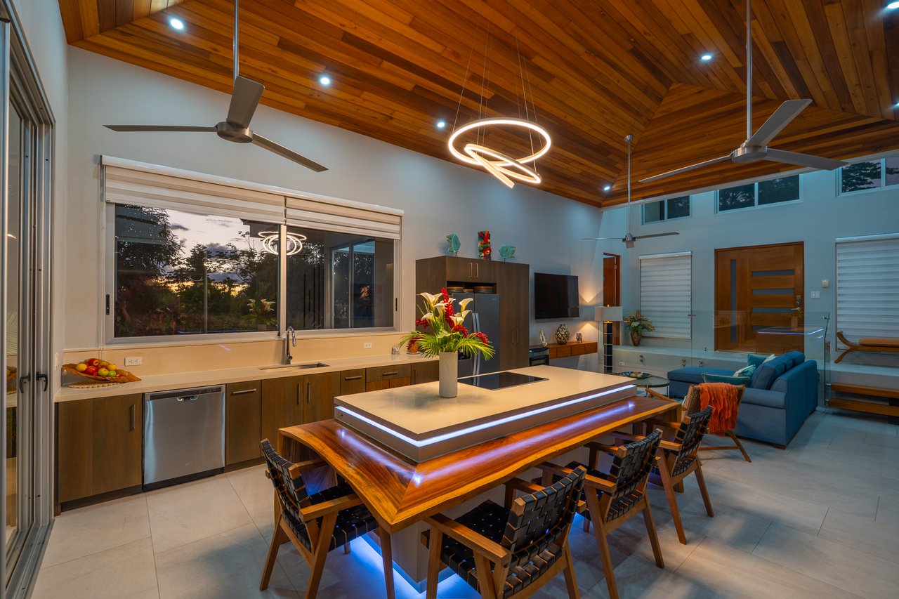 Blue Horizon – luxury ocean-view home in Ojochal, Costa Rica