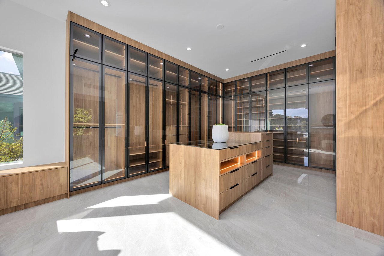 Your Private Resort - Everyday Of The Week