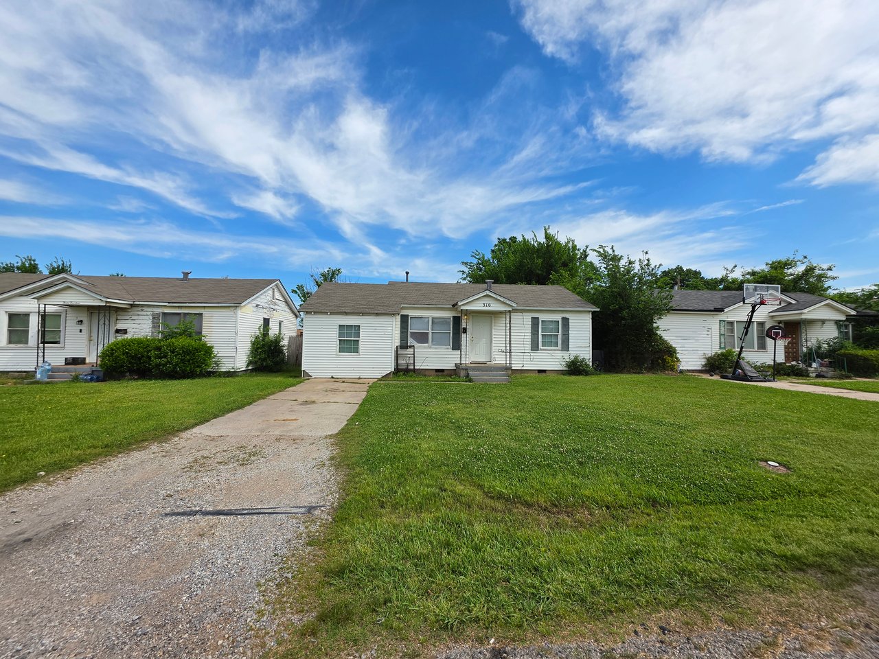 310 W 35th St