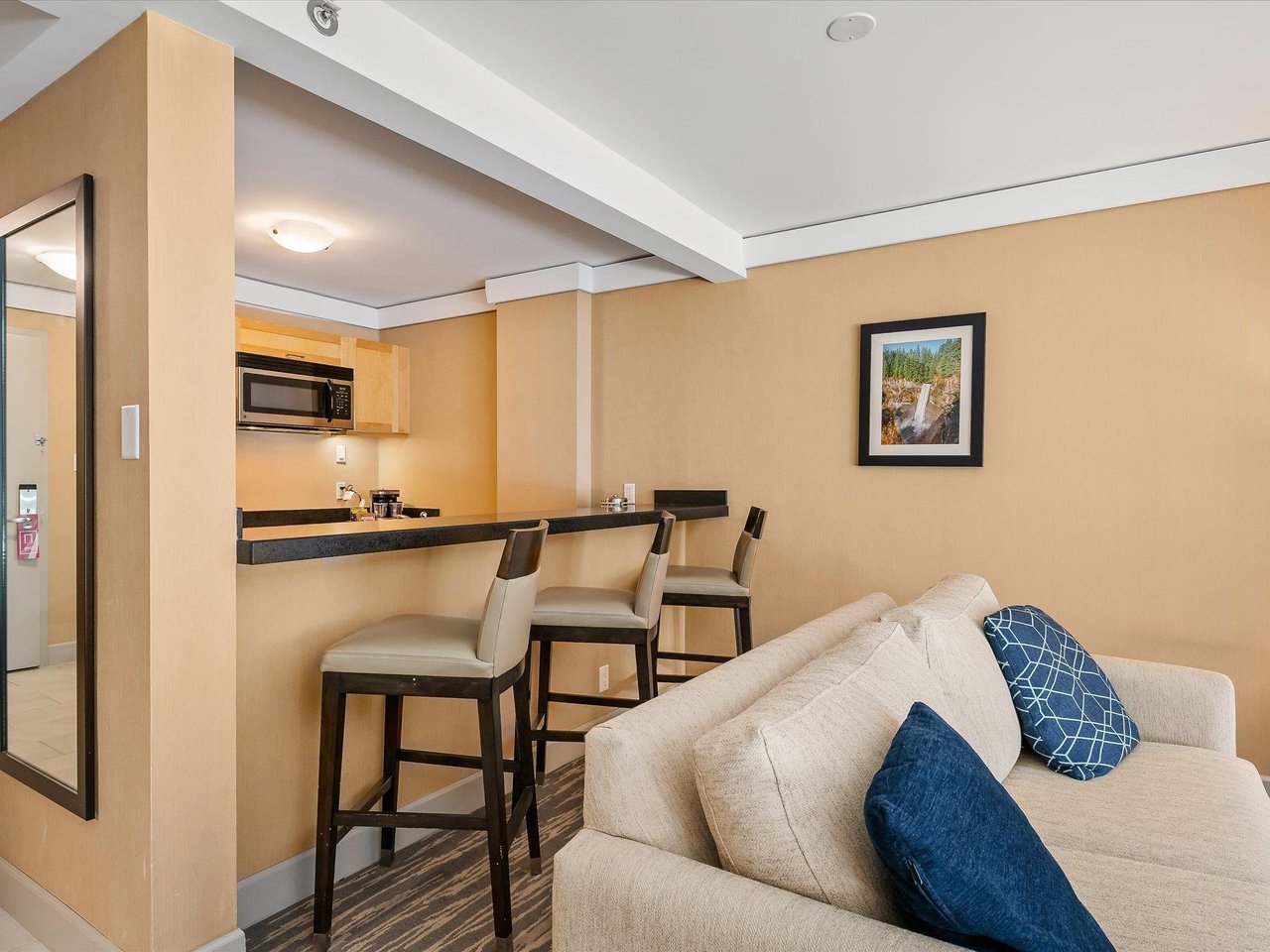 502/504-4050 Whistler Wy