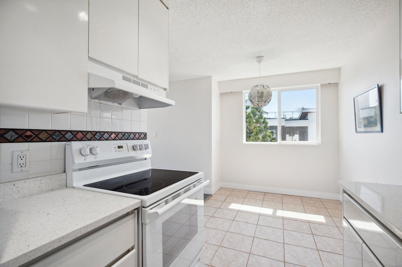 205-371 Ellesmere Avenue, Burnaby
