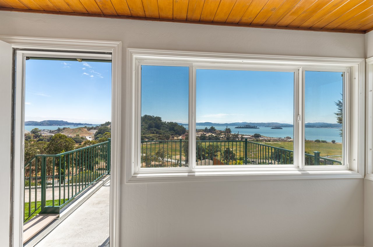 Sunny View Residence in Peacock Gap