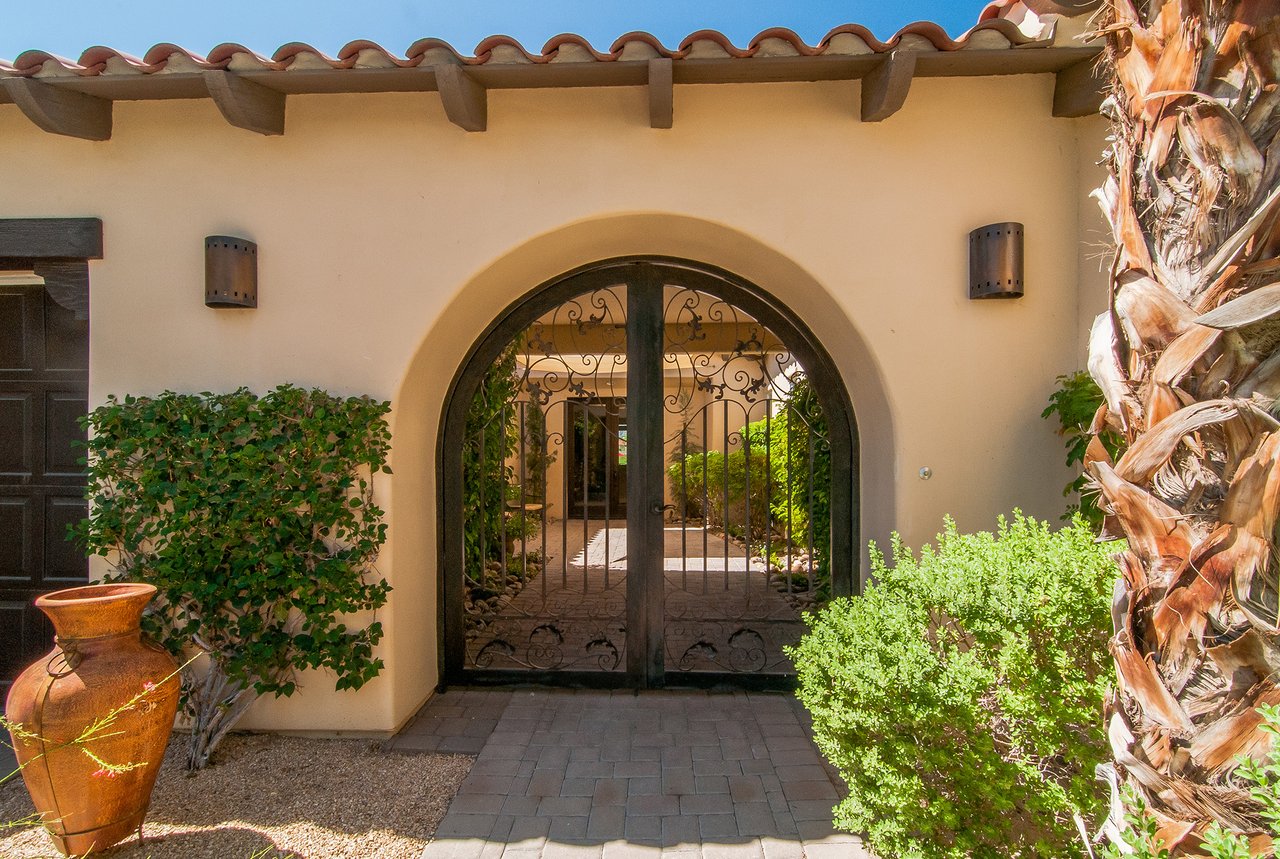 Mission Hills CC: Views + Lifestyle + Golf