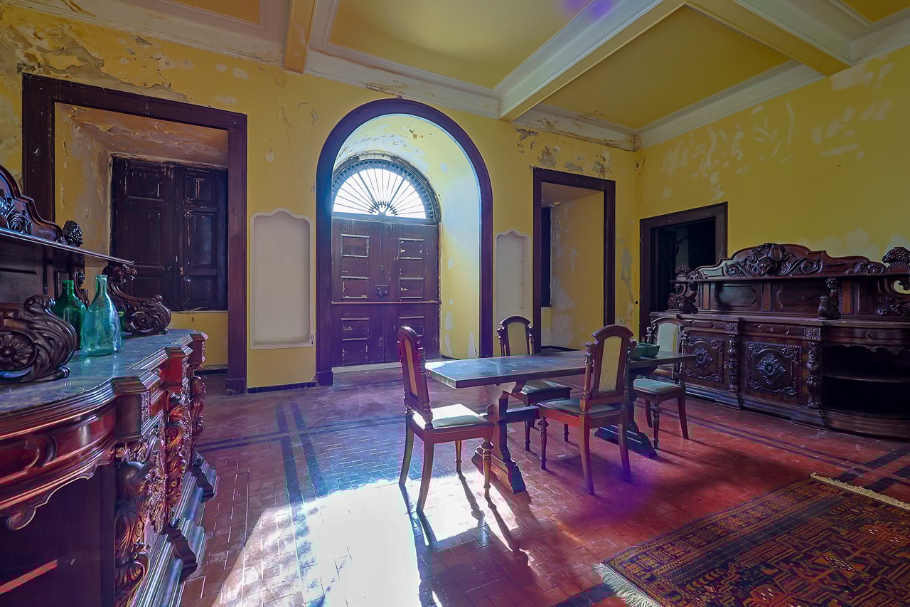 Quinta do Relógio: Historic 19th-Century Waterfront Palacete in Paço de Arcos, Oeiras