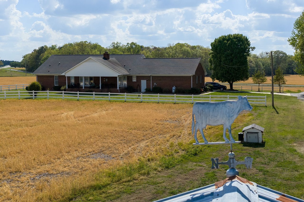 824 N Forest Hills School Rd