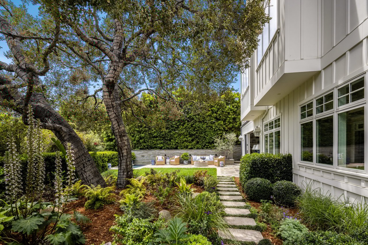 Sophisticated Coastal Design by Gray Malin
