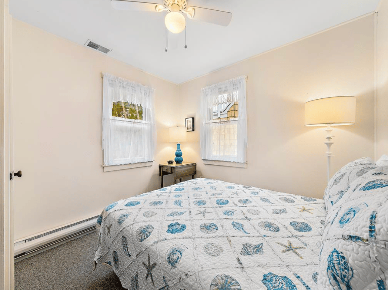 104 E Mermaid Lane, Peahala Park