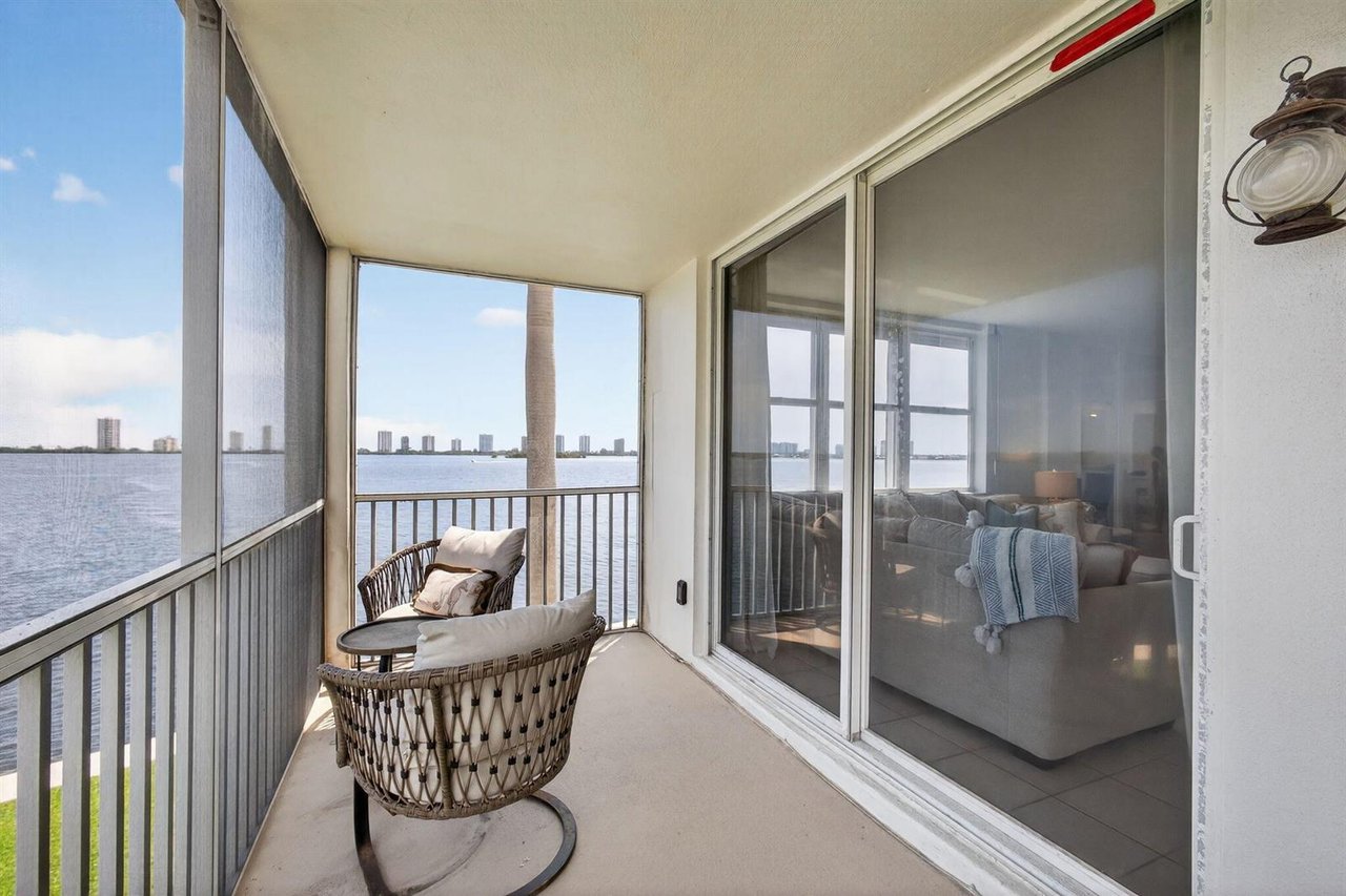 100 Paradise Harbour Boulevard #204