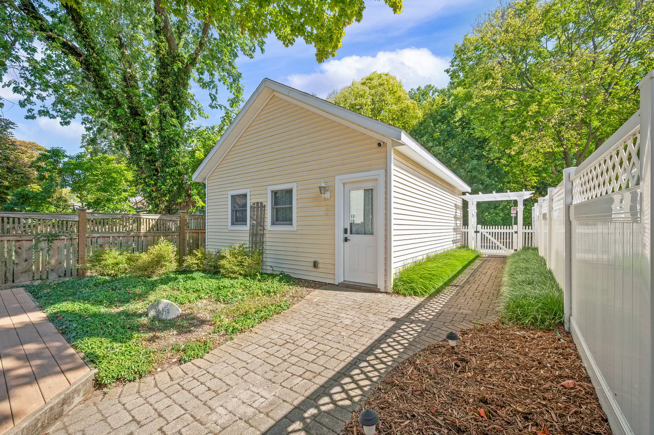 909 Lions Park Drive