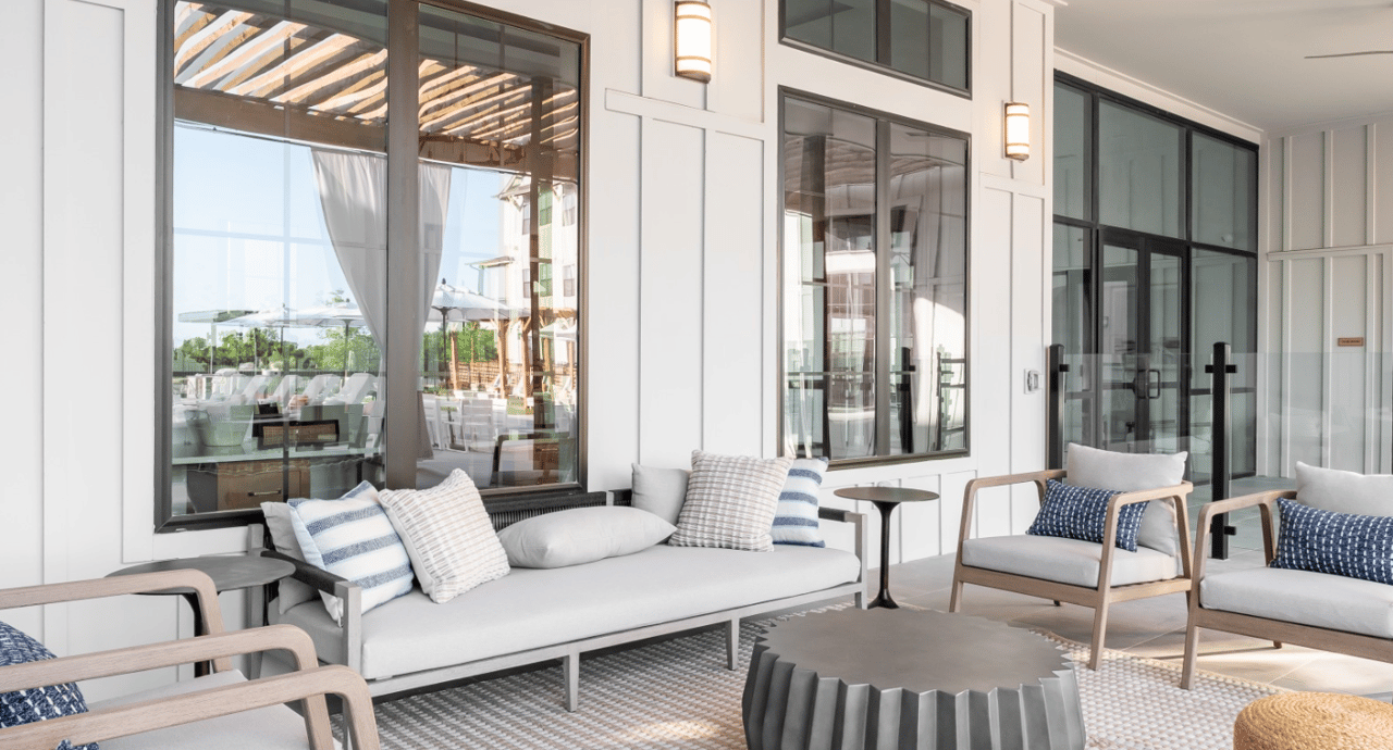 10 weeks free + $2,500 e-gift card