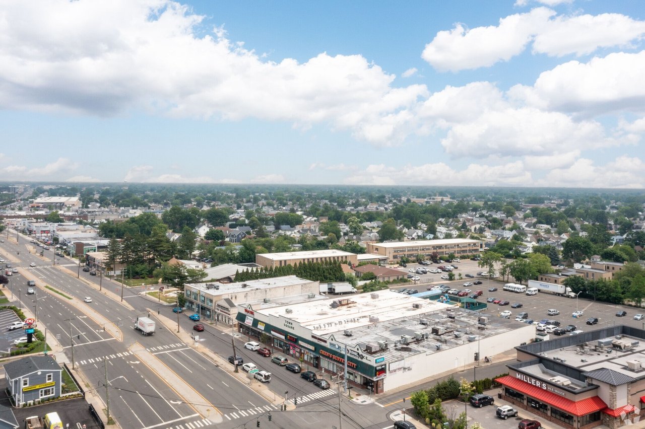3056-3068 Hempstead Tpke