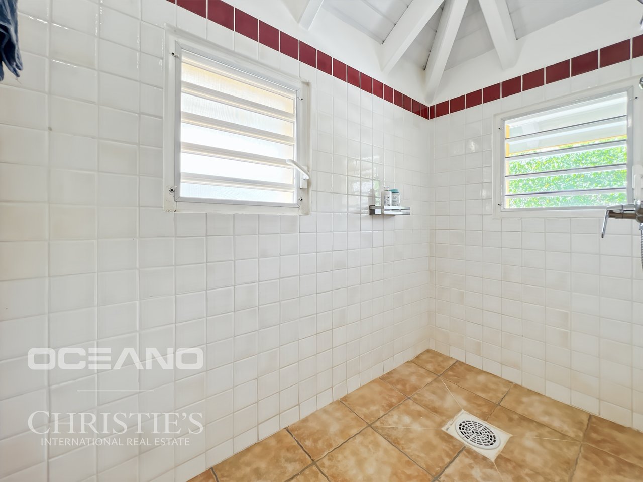 EXCLUSIVITE - 3 bedroom - swimming pool - 5' from the beach - OCEANO Christie's International Real Estate