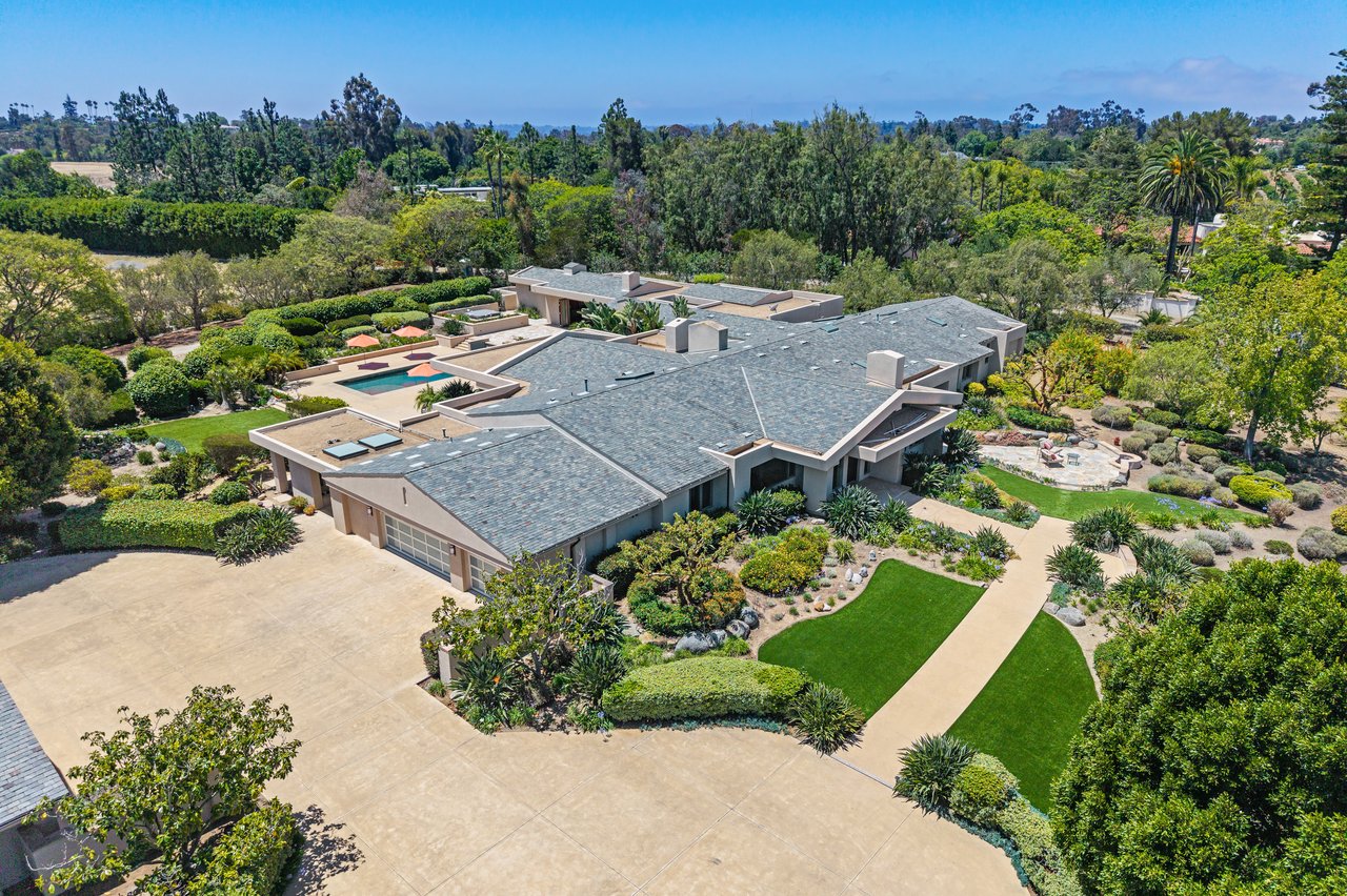 A Rancho Santa Fe Estate with Commanding Lake Views