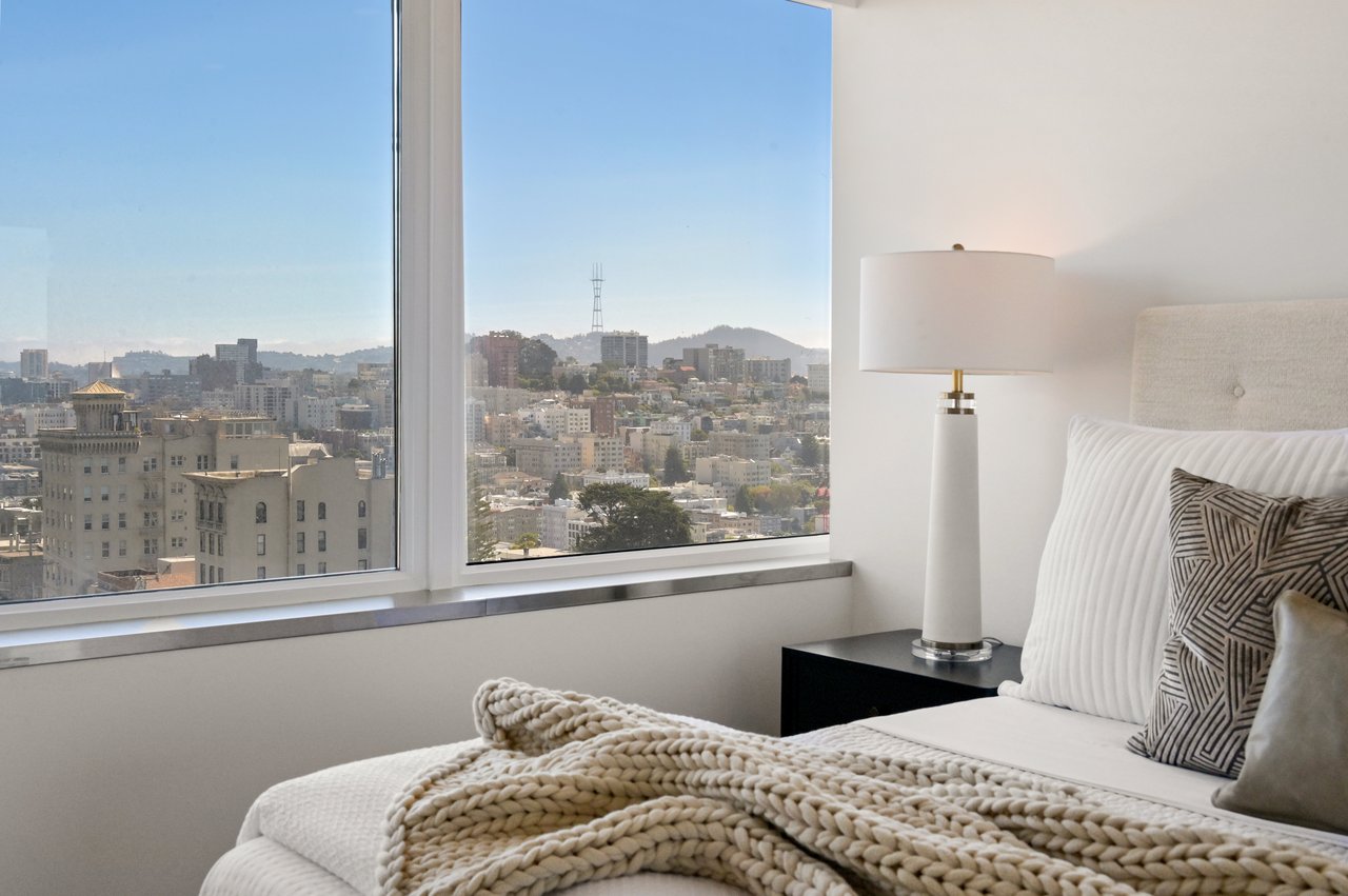 3-Bdrm View Apartment at 1080 Chestnut