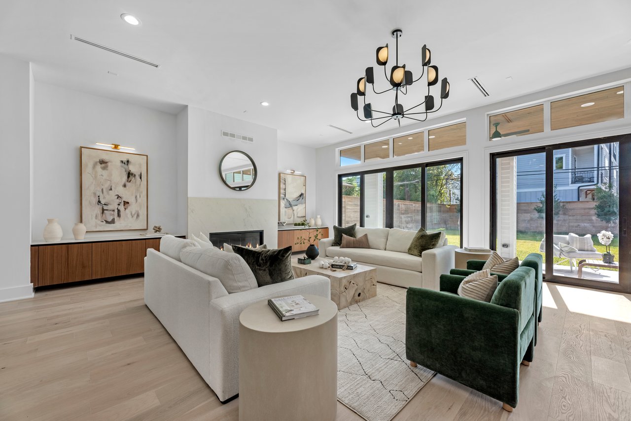 963 West 41st Street