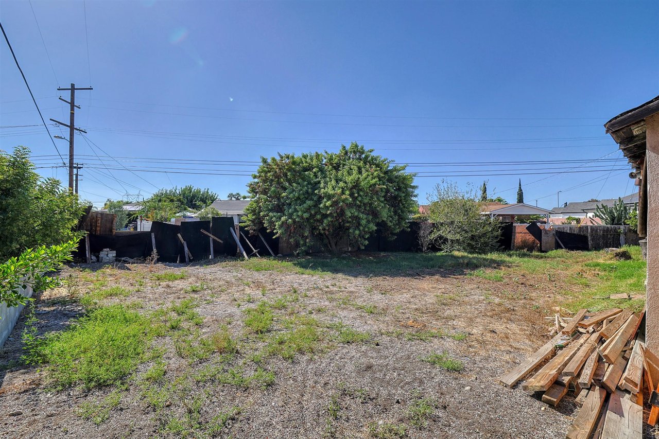 8441 Rincon Ave