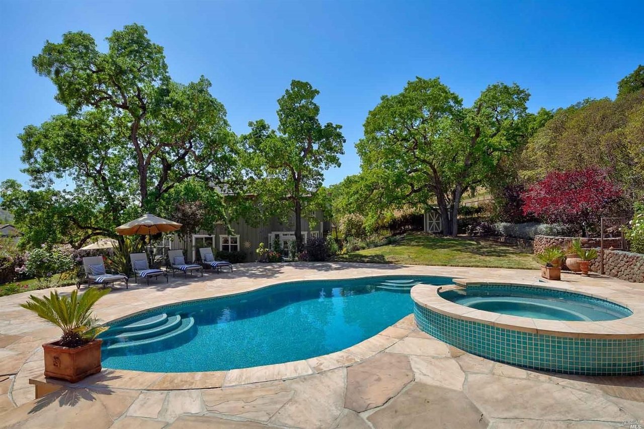120 Oak Shade Ln