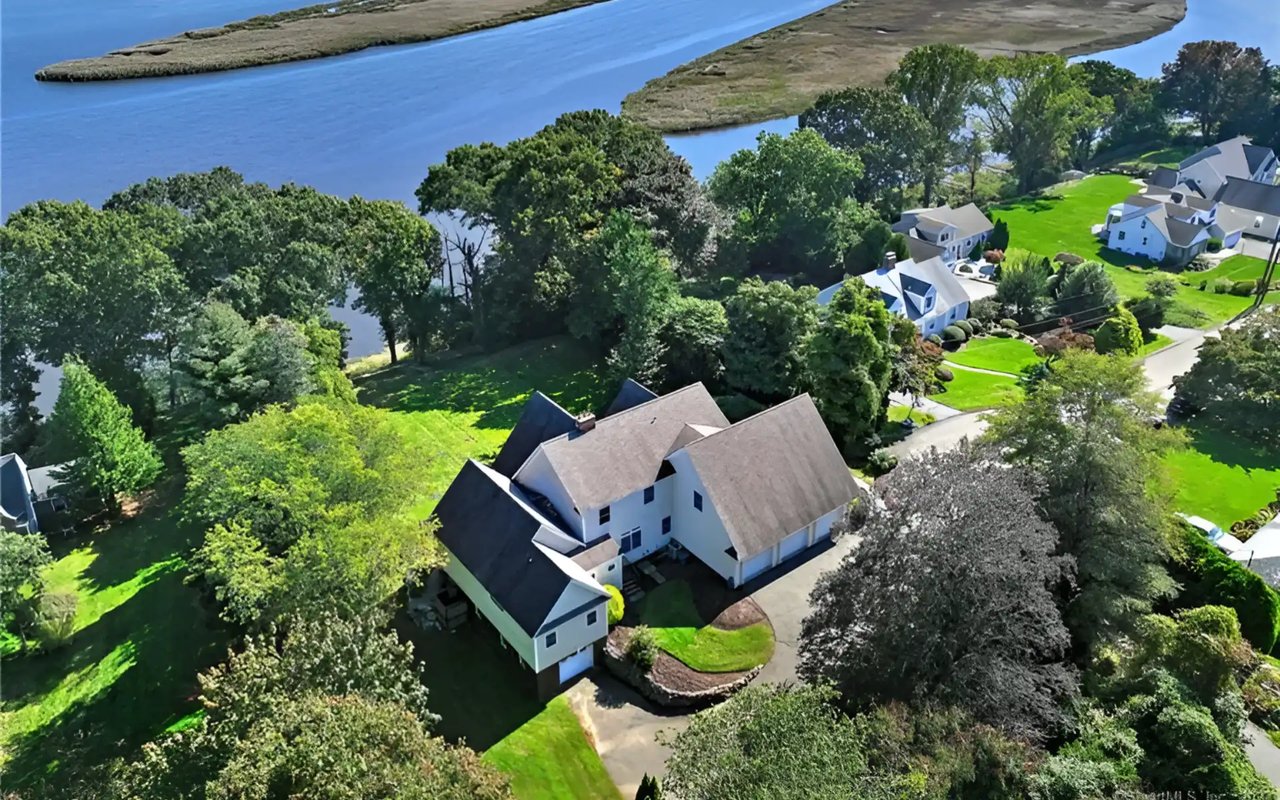 586 Bridgeview Place, Stratford, CT 06615