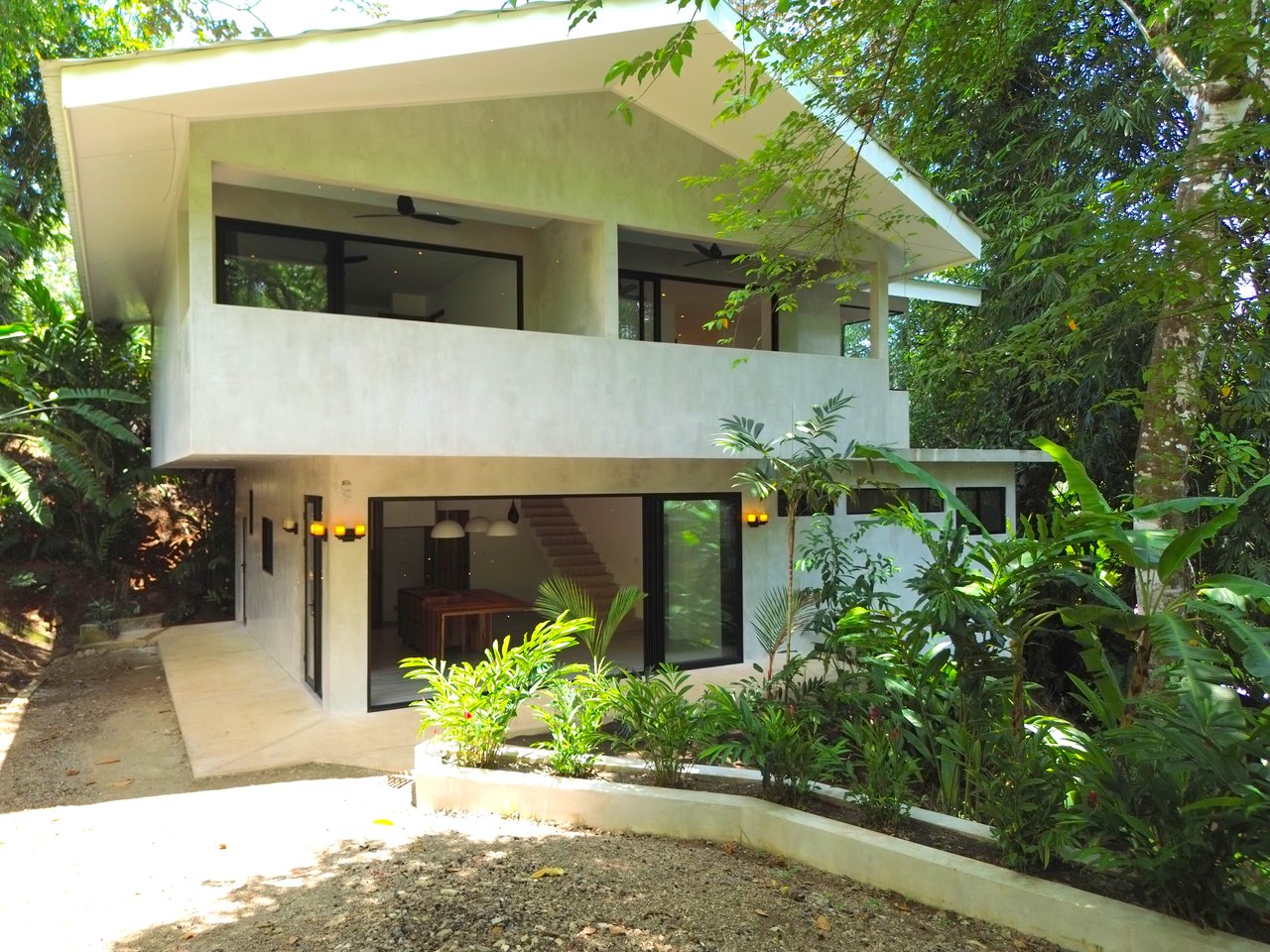 Huge Potential Perfectly Located Retreat Property