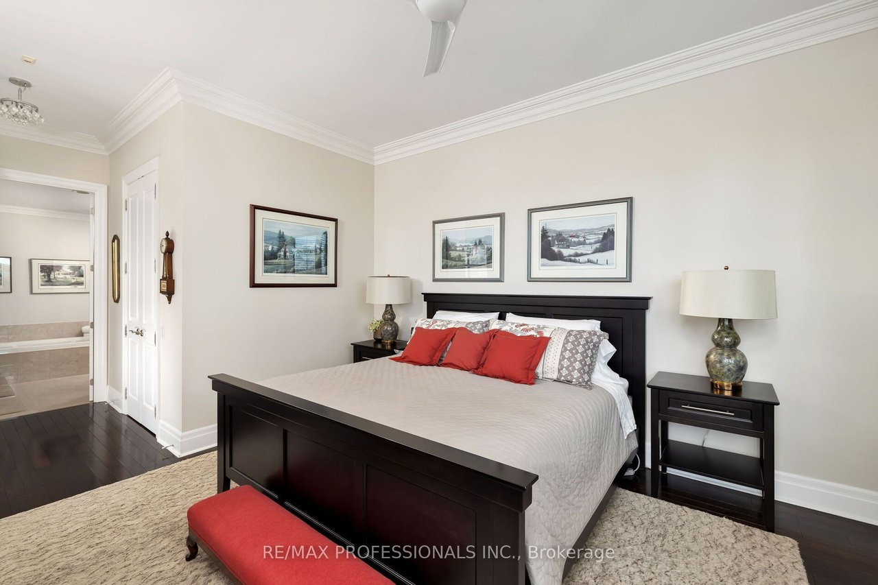 CONDO LIVING IN LUXURY 