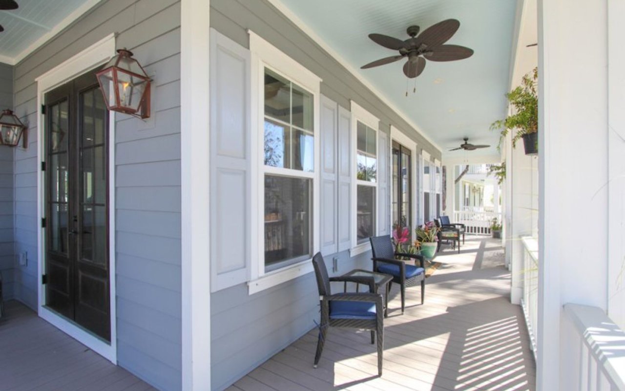 Homes With Welcoming Front Porches