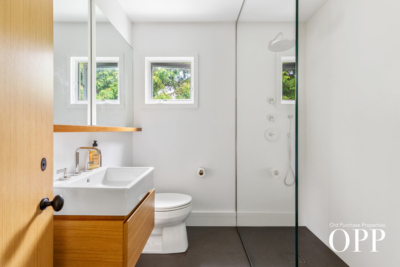 HIGHEST NON-WATERFRONT SALE IN BELLPORT VILLAGE