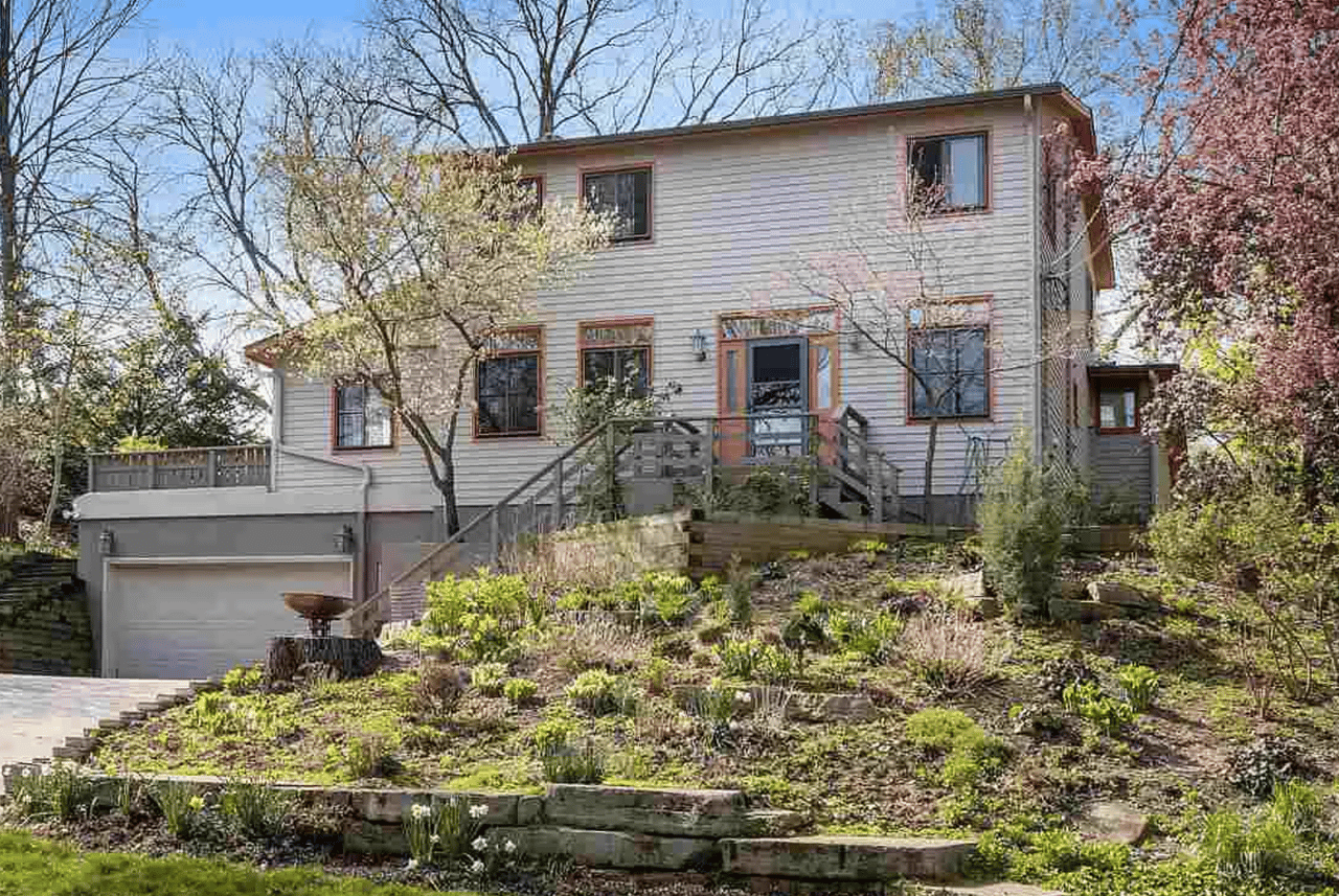 145 Oakridge Ave