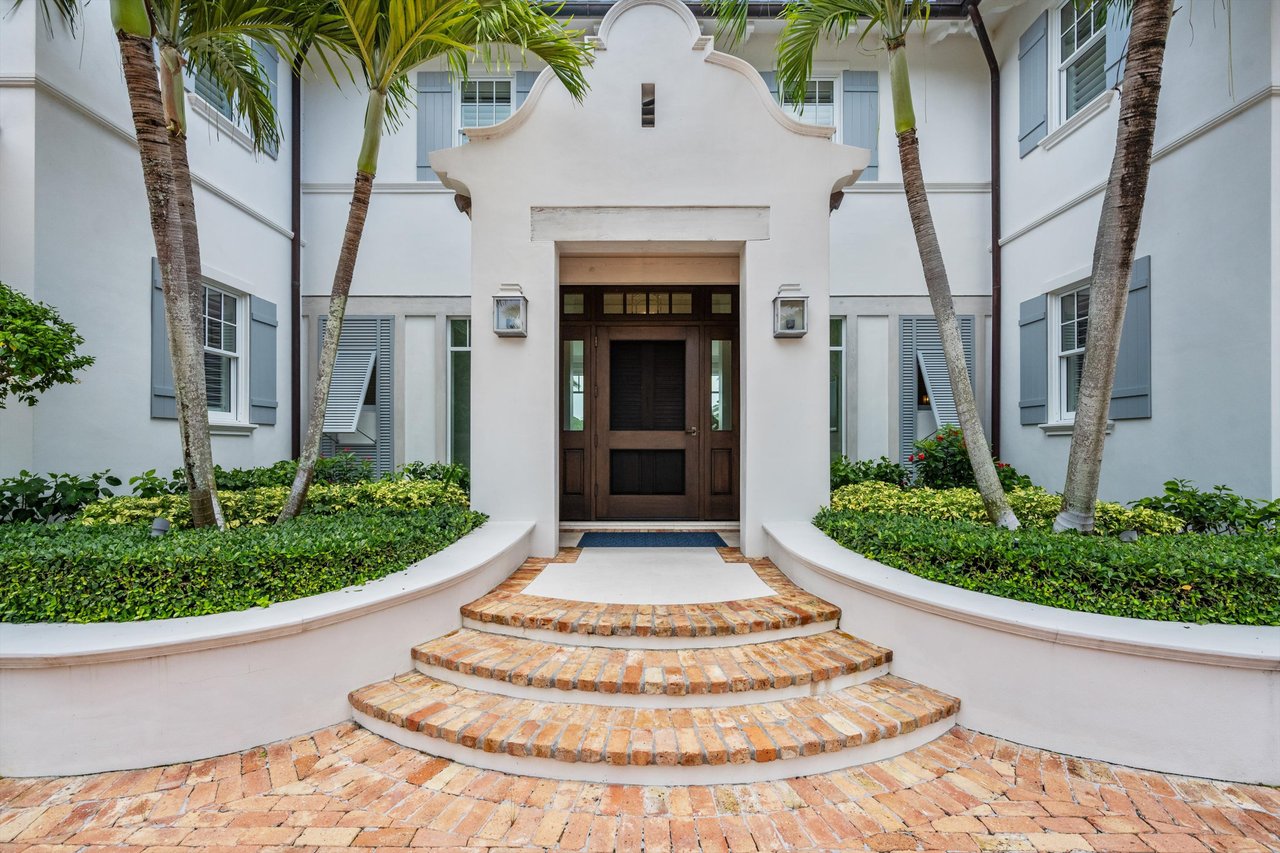 194 Locha Drive