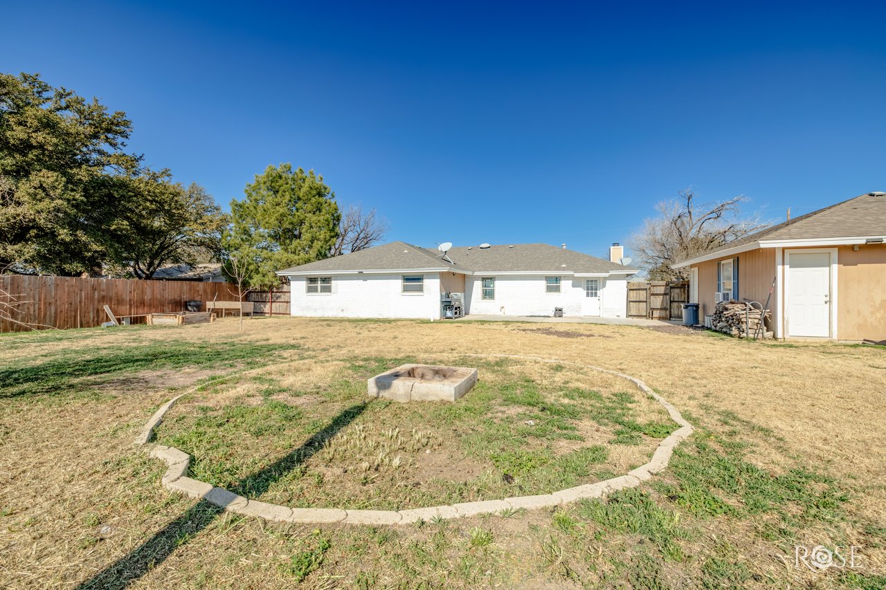 2733 Janie Ln