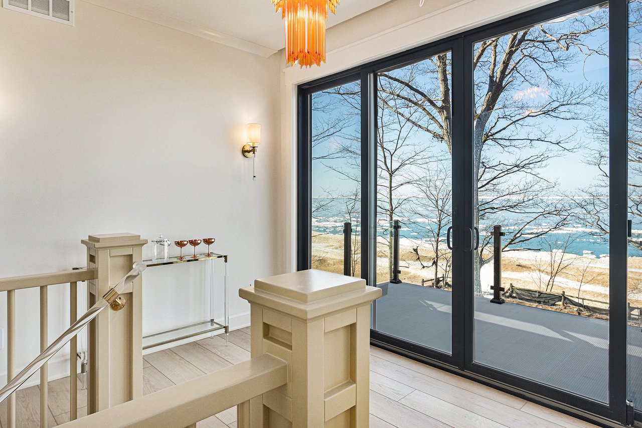 2578 2576, 2572 Lakeshore Drive
