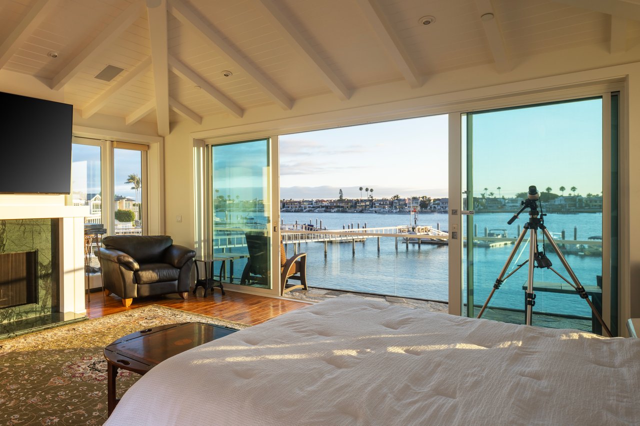 Rare Bayfront Offering