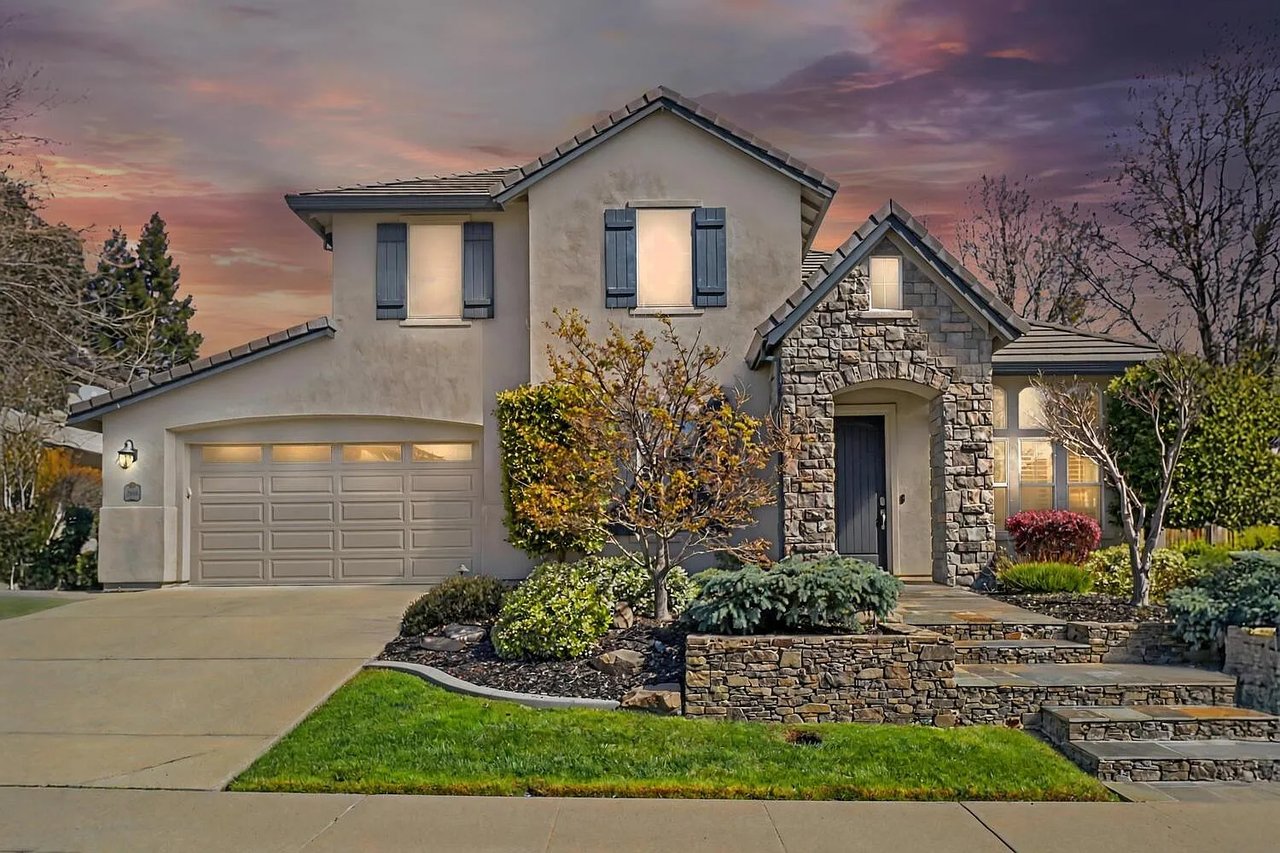 2200 Red Hawk Ct