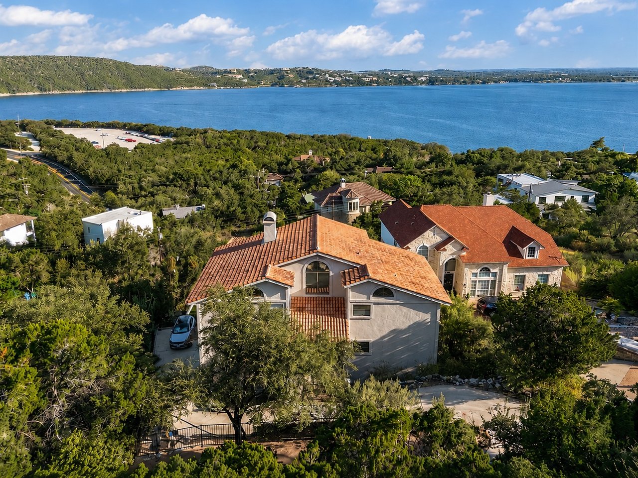 Luxury Lake Travis Estate with Deep-Water Views