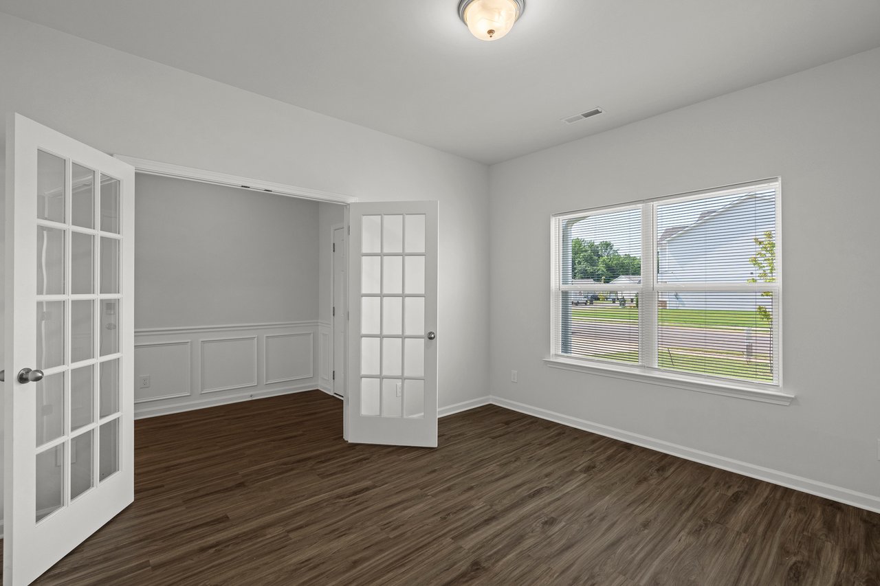3-Bed, 2-Bath with Bonus Space & Mountain Views