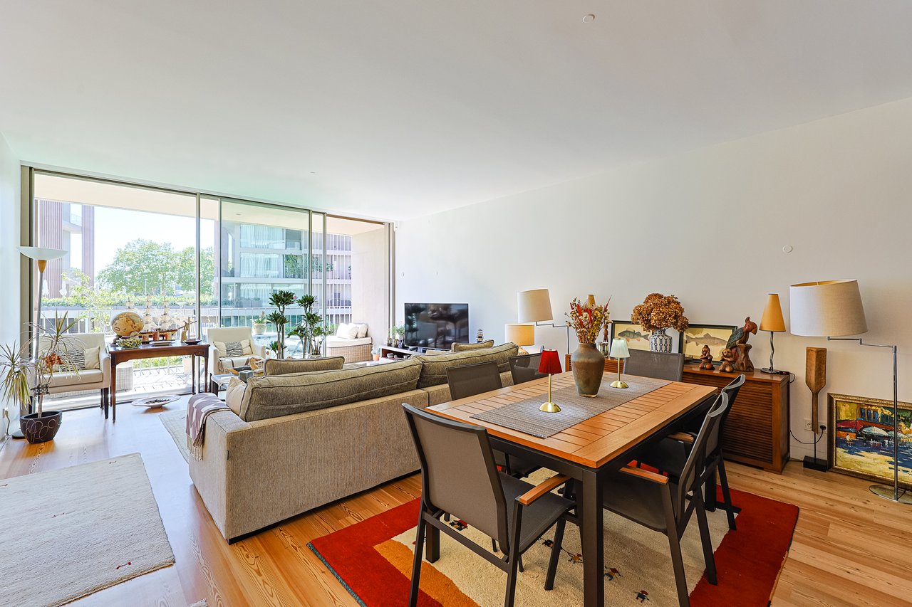 Elegant 2-Bedroom Apartment in One Living Cascais with Premium Amenities