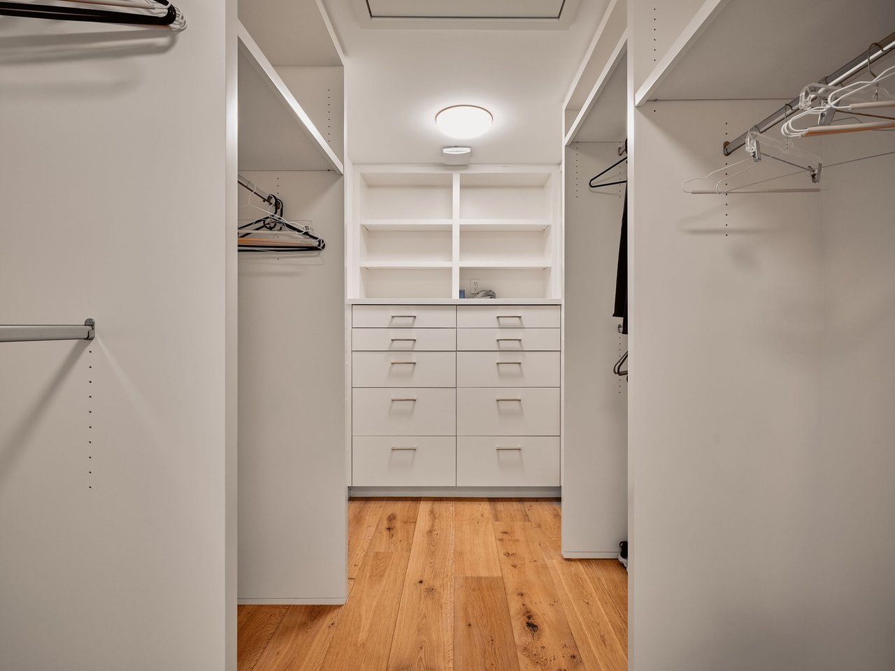 3016 Edgewater Drive