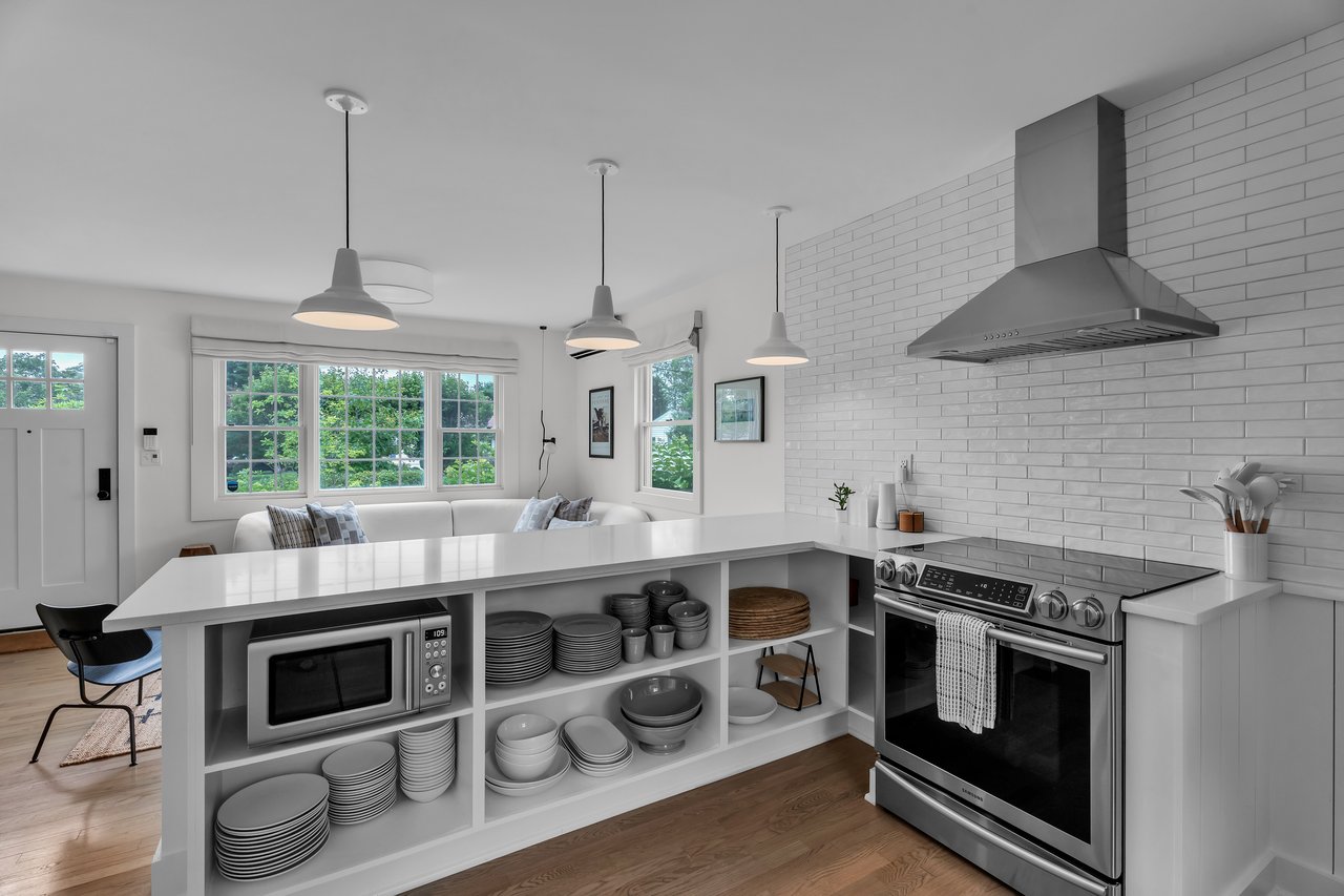  Stylish Cape Cod Retreat