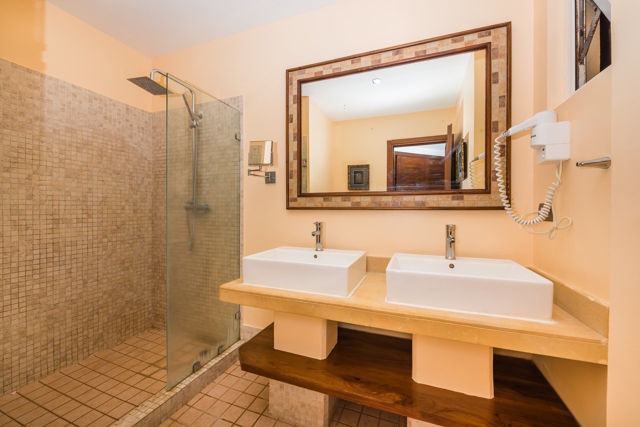 Naxos #8 | Modern Ocean-View Residence Steps from Playa Langosta