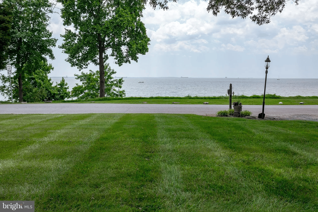 57 Bay Dr