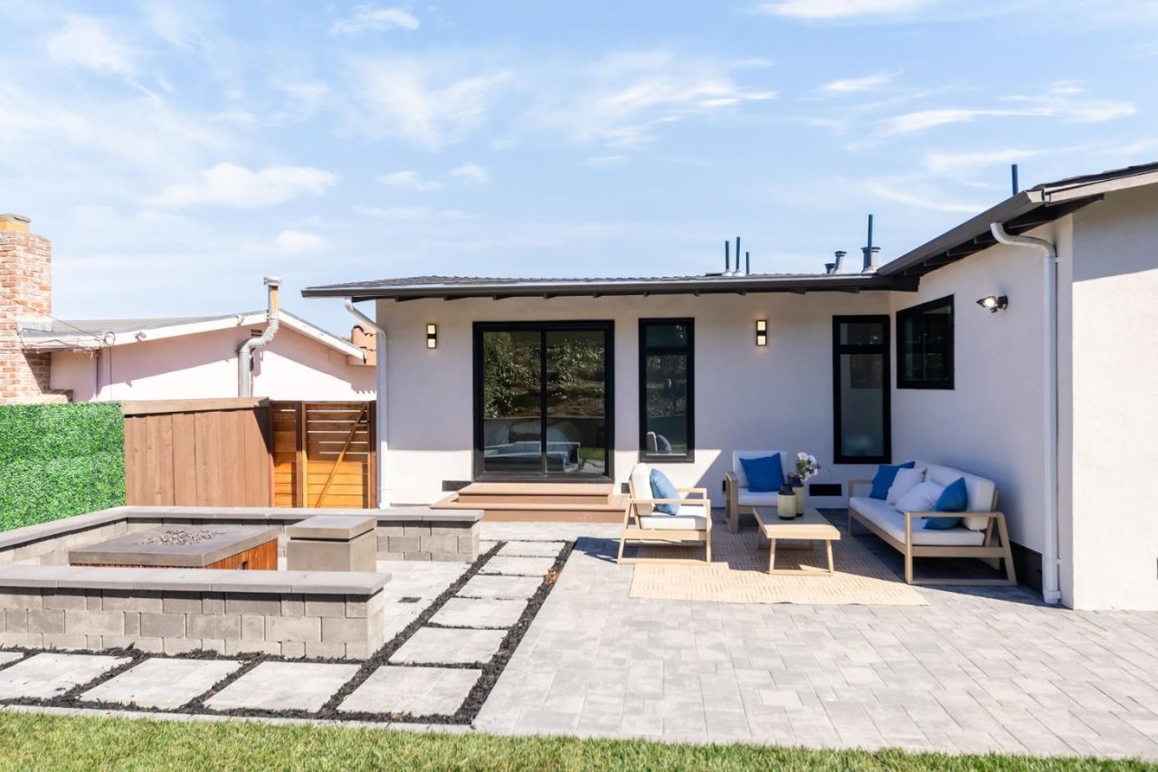 1041 Crestview Drive
