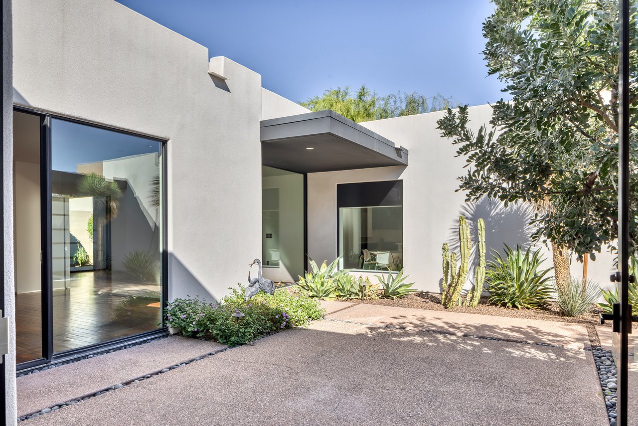 5434 E Lincoln Drive 50