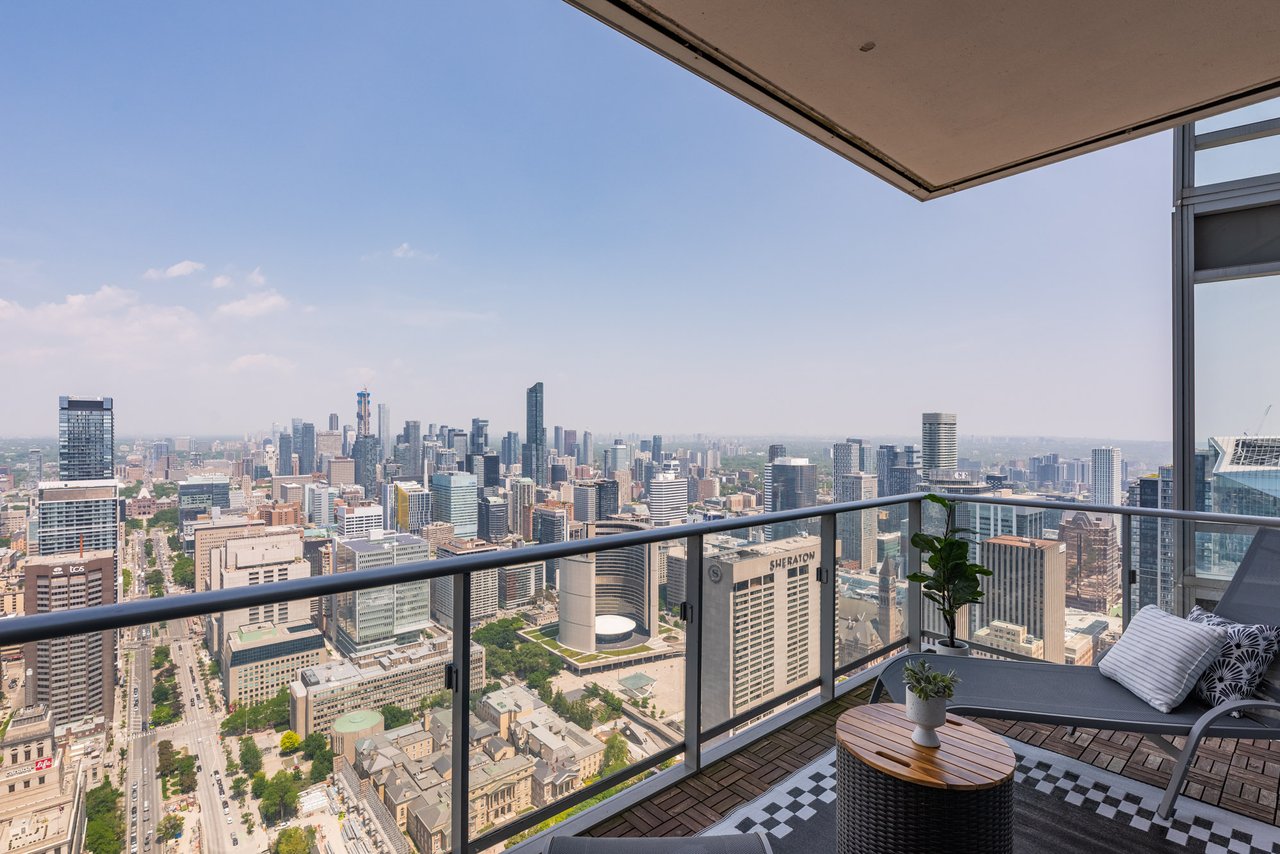 Suite 6104- 180 University Avenue